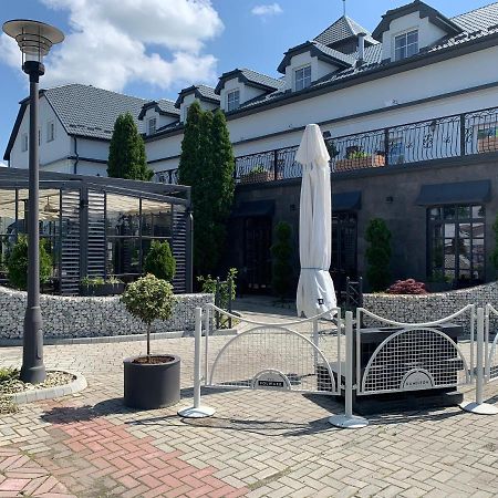 Hotel Kameleon Tarnobrzeg Exterior foto