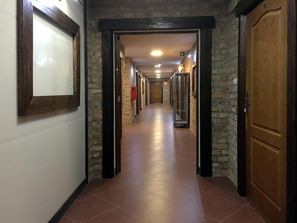 Hotel Kameleon Tarnobrzeg Exterior foto